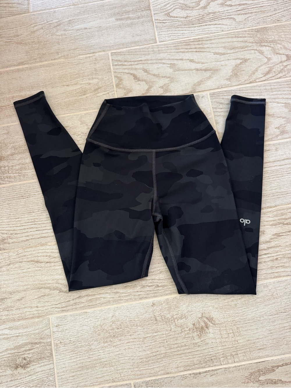 ALO Yoga Black Camo High-Waist Leggings